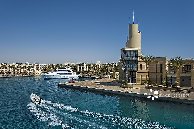 埃及红海马萨阿拉姆加利卜港的港口设施图片素材