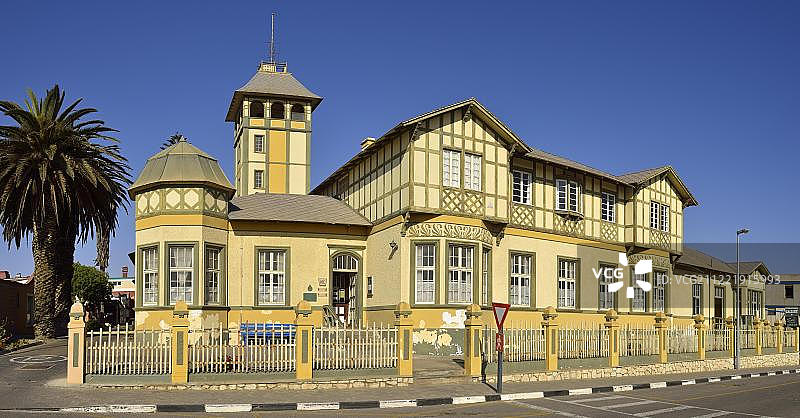 沃ermann大厦，历史悠久的德国殖民建筑，斯瓦科普蒙德，埃龙戈省，纳米比亚，非洲图片素材