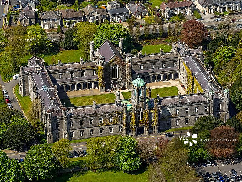爱尔兰国立大学四合院，位于欧洲克莱尔郡戈尔韦图片素材