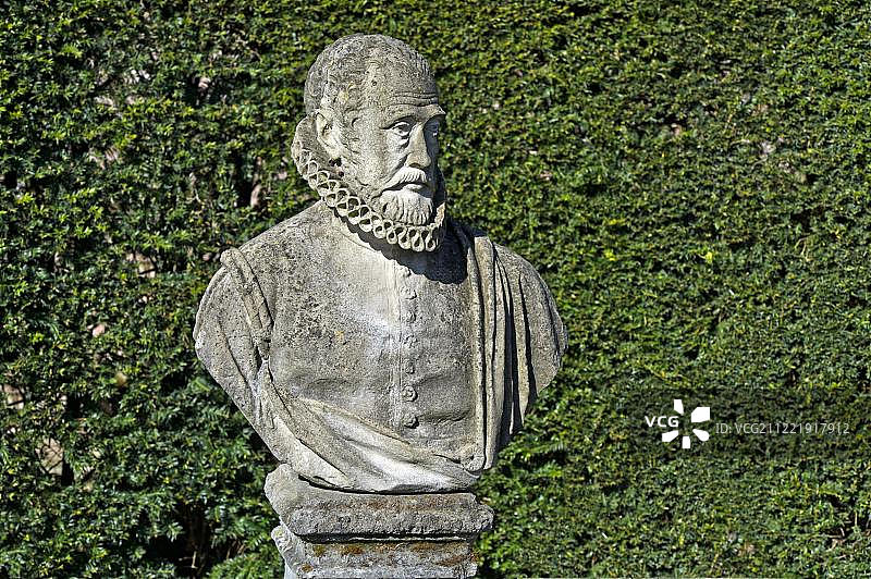 Carolus Clusius半身像，学者、医生和植物学家，欧洲花园，荷兰利瑟图片素材