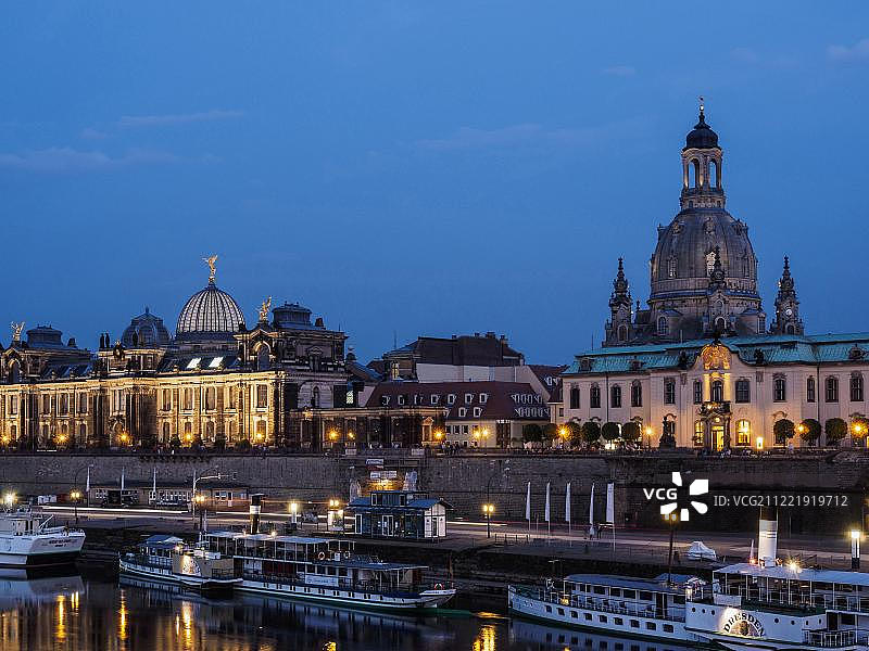圣母教堂，布吕尔平台，魏斯弗洛特，夜景，德累斯顿，萨克森，德国，欧洲图片素材