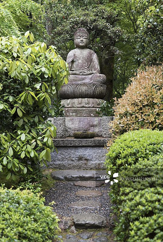 日本京都龙安寺花园的佛像图片素材