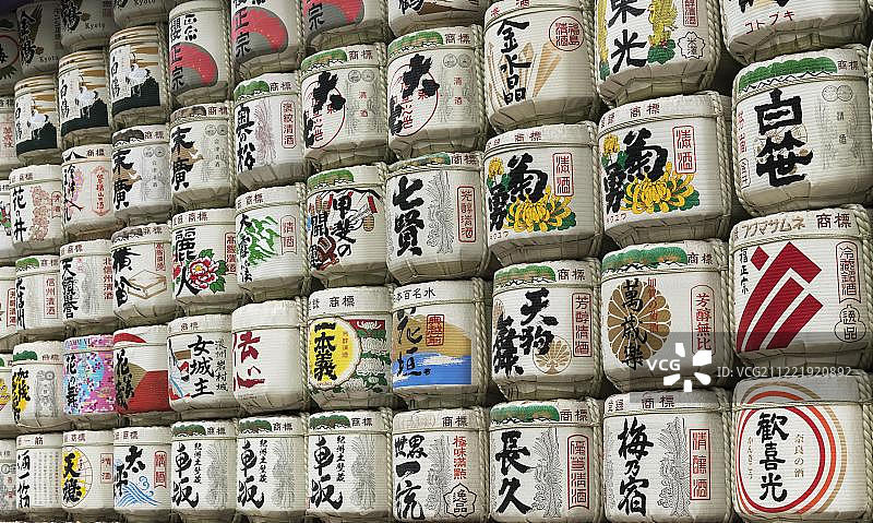 日本东京明治神宫的清酒桶图片素材