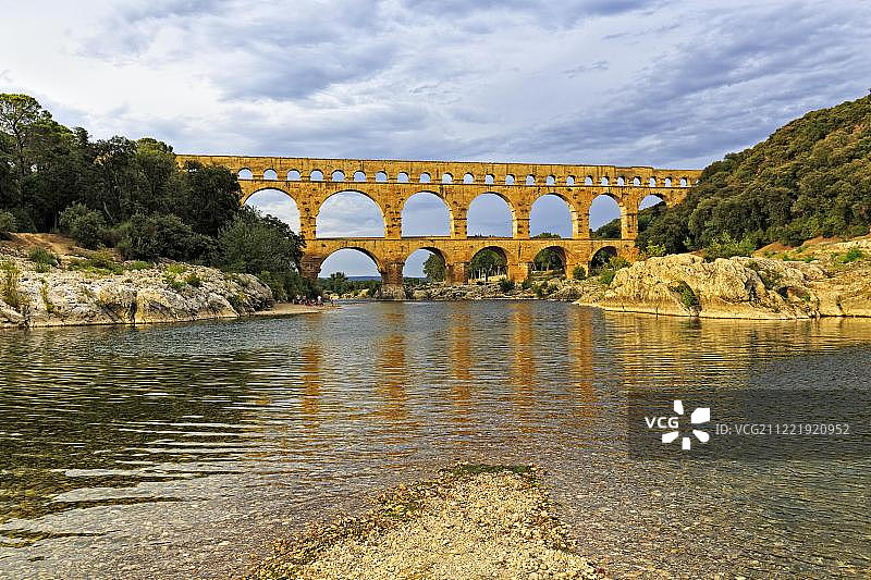 法国加尔桥古罗马引水渠图片素材