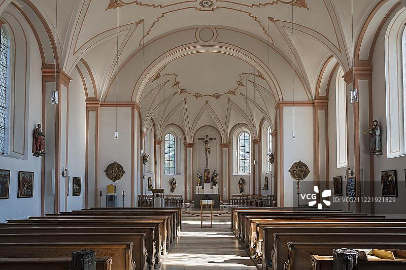 德国上巴伐利亚米斯巴赫圣母升天教区教堂的内部和圣殿图片素材