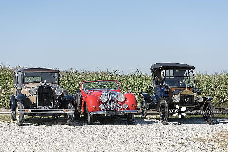 福特A型（1930年）、凯旋Roadster（1948年）、福特T型（1913年）图片素材