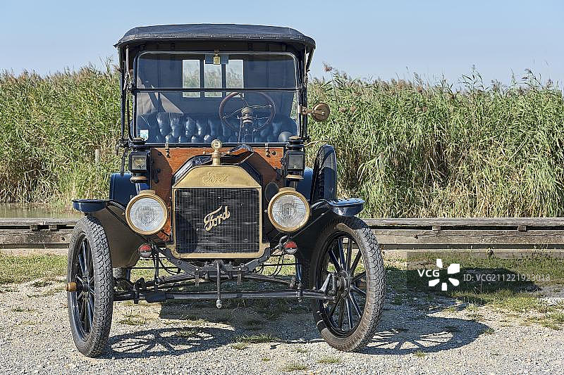 1913年款福特T型Runabout老式汽车图片素材
