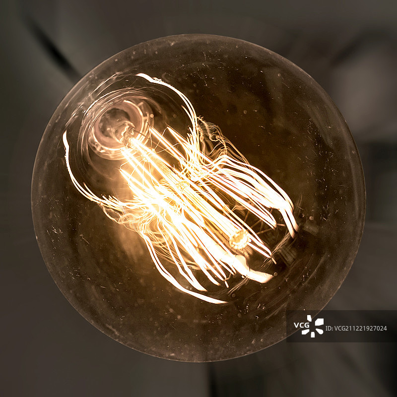 旧灯泡图片素材