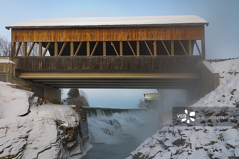 佛蒙特州-奎奇-奎奇-廊桥图片素材