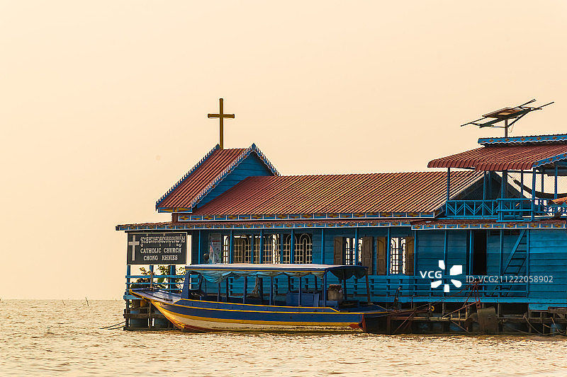 柬埔寨暹粒洞里萨湖水上村庄教堂，联合国教科文组织图片素材