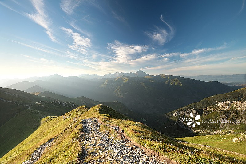 黎明时分的塔特拉山脉图片素材