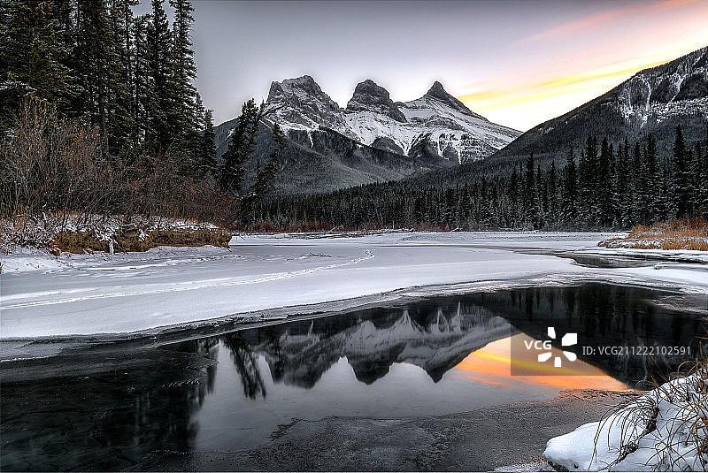 三个姐妹图片素材