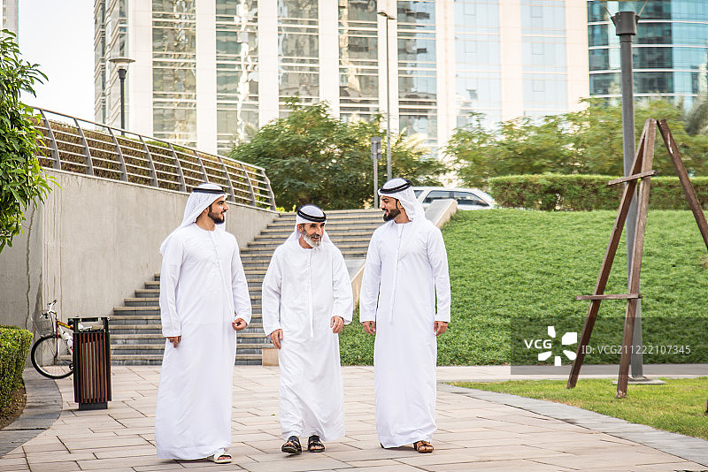 迪拜的一群商人图片素材