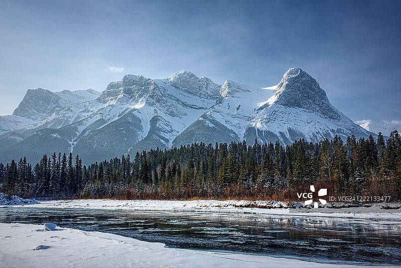劳伦斯·格拉西山和弓河图片素材