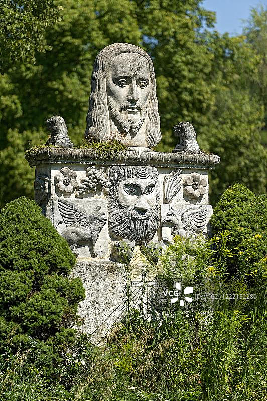 德国雷根斯堡雕塑花园的混合风格怪诞雕塑图片素材