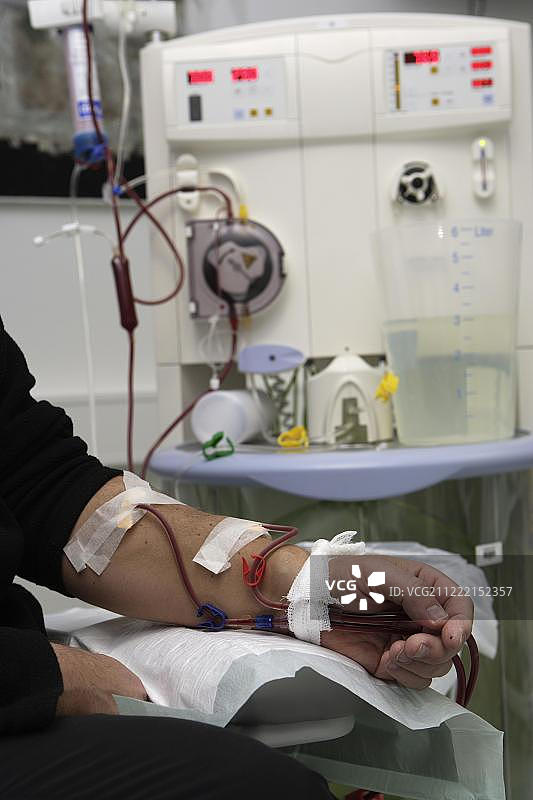 德国北莱茵-威斯特法伦州多米尼克斯医院透析中心门诊透析的患者图片素材