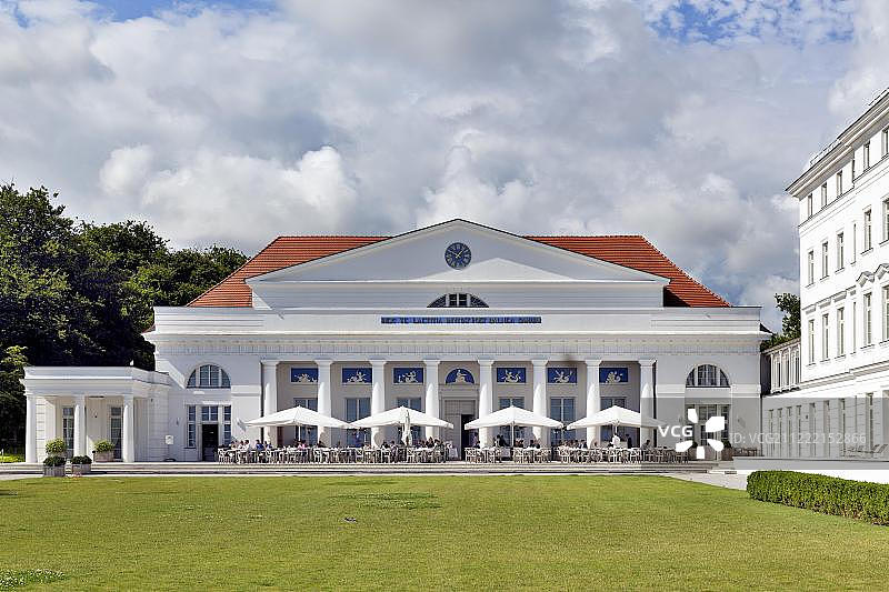 波罗的海度假胜地黑利根达姆的历史温泉酒店和浴场图片素材