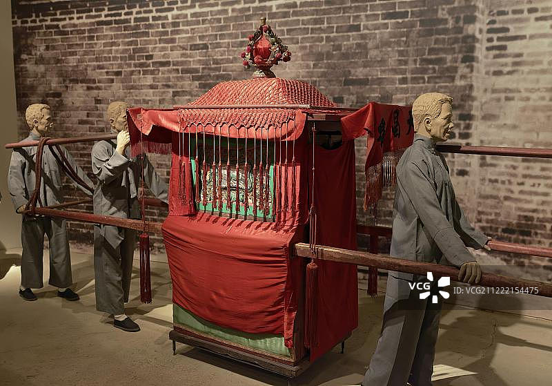 香港历史博物馆的传统中式婚礼人物彩绘图片素材