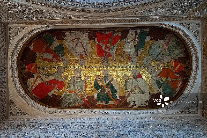 西班牙格拉纳达阿尔罕布拉宫纳斯里德宫殿国王厅的伊斯兰贵族会议图片素材