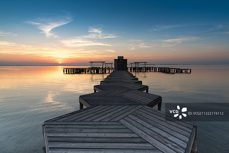 圣地亚哥-德拉里韦拉日出图片素材
