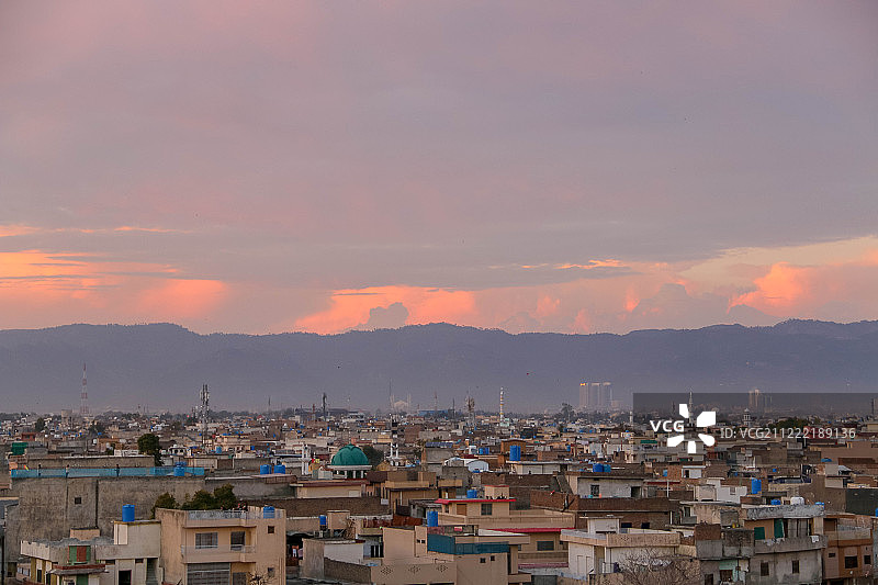 山谷城市鸟瞰图图片素材