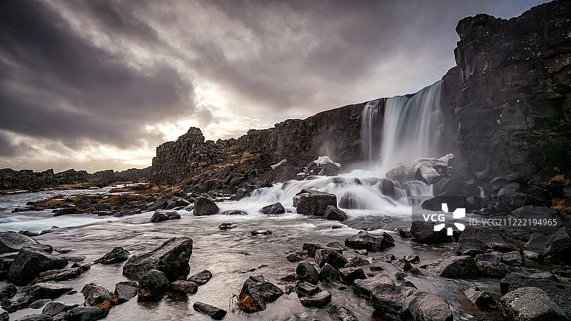 石头和水图片素材