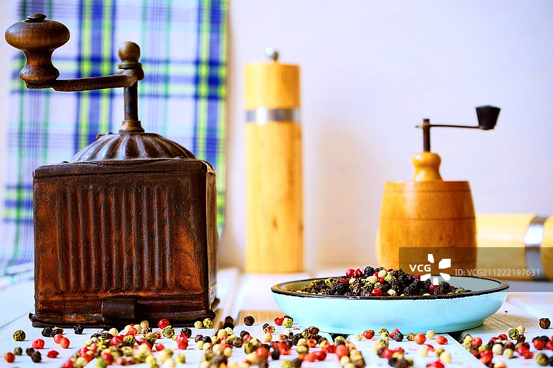 我终于要磨这胡椒了图片素材