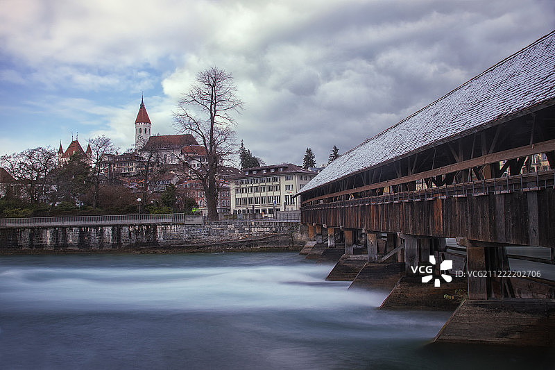 水上的木头图片素材
