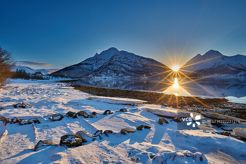 挪威吕恩根阿尔卑斯山的拉克塞尔夫布克特图片素材