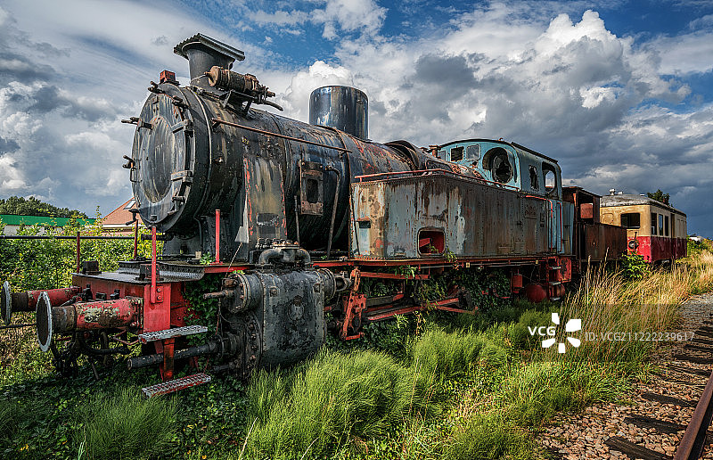 废弃的蒸汽机图片素材