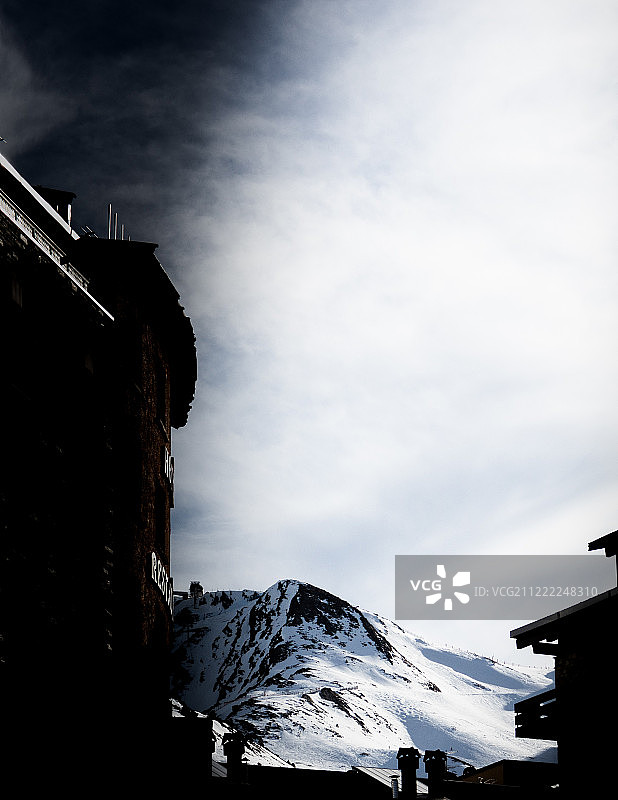 明亮的山图片素材