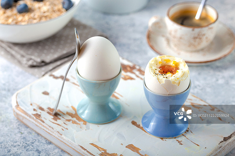 新鲜溏心蛋早餐图片素材
