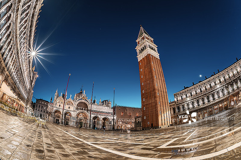 鱼眼视角下的圣马可广场图片素材