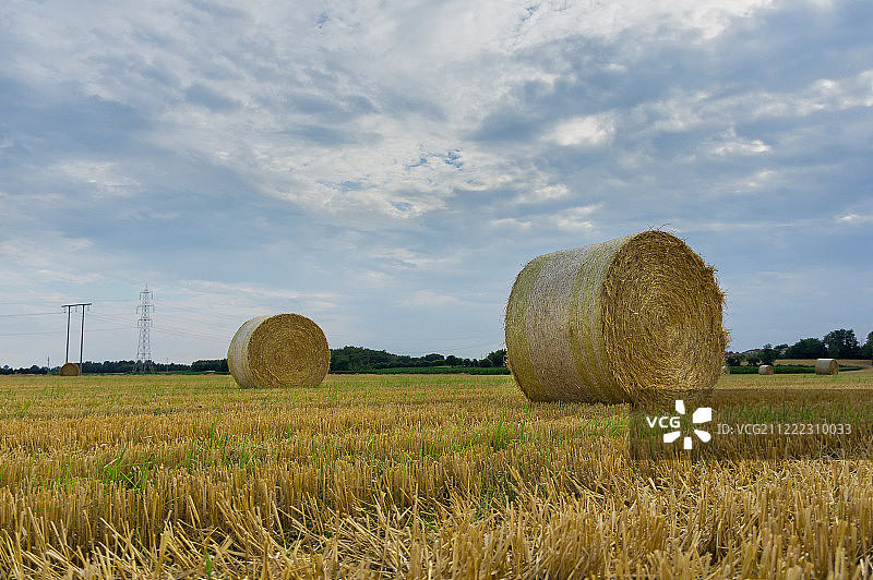 六月底的干草收割存储图片素材