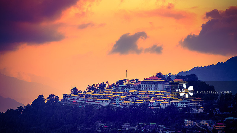 日落下的达旺寺图片素材
