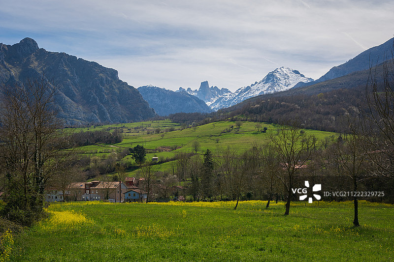 春季山景图片素材