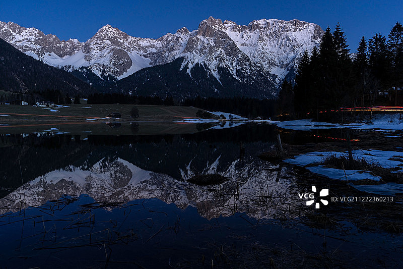 卡文德尔山镜面图片素材