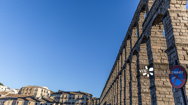 西班牙塞哥维亚古罗马输水道，高达285米图片素材