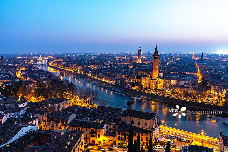意大利威尼托地区维罗纳的绚丽日落景色图片素材