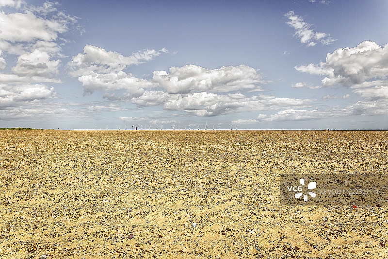 阳光明媚的宁静美丽海滩图片素材