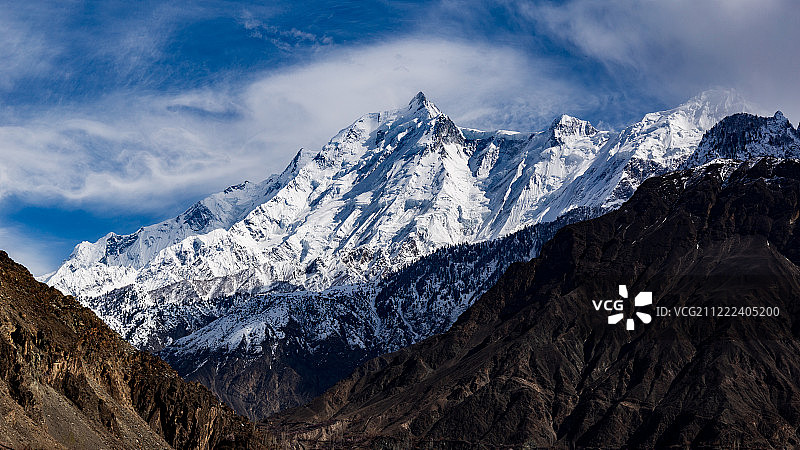 雄伟的拉卡波希峰图片素材