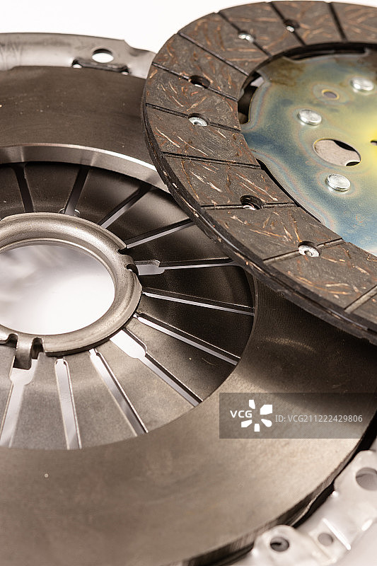 白色背景上的全新离合器套装图片素材