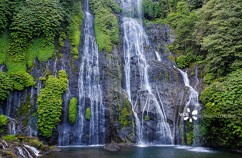 巴厘岛北部巴纽马拉瀑布图片素材