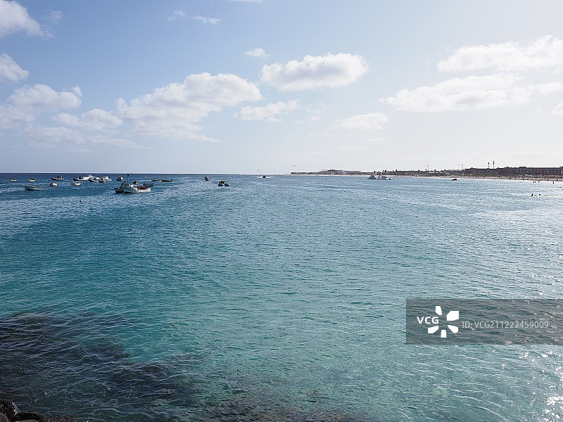 佛得角萨尔岛圣玛丽亚非洲小镇的大西洋海景图片素材