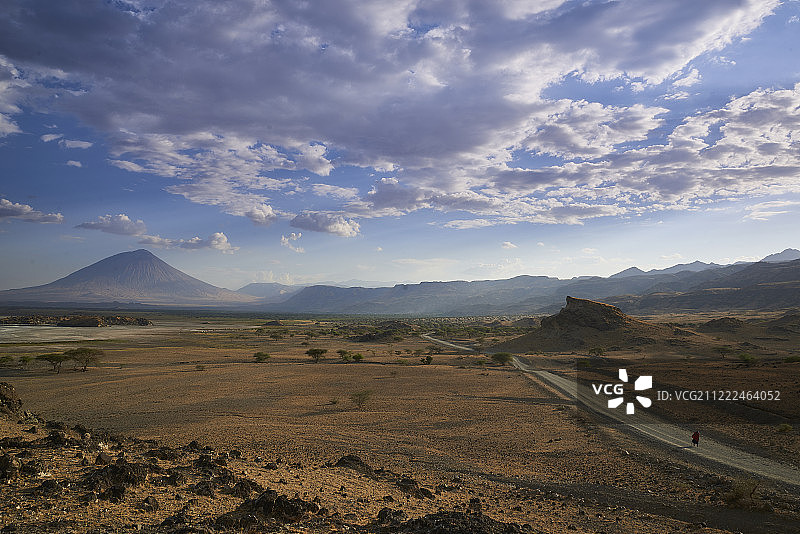 非洲景观中的马赛战士图片素材