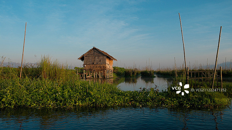 缅甸掸邦茵莱湖上的水上花园图片素材