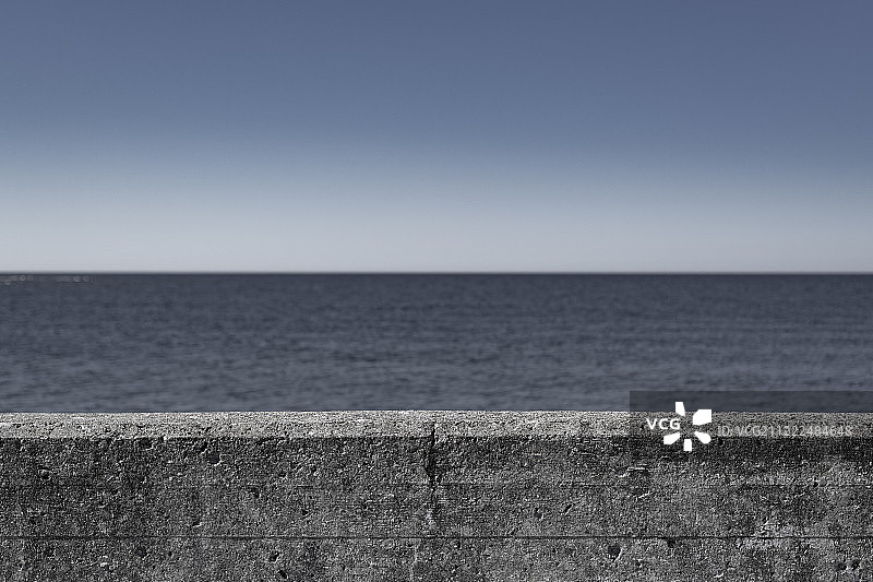 哥特兰码头的灰色和蓝色阴影图片素材