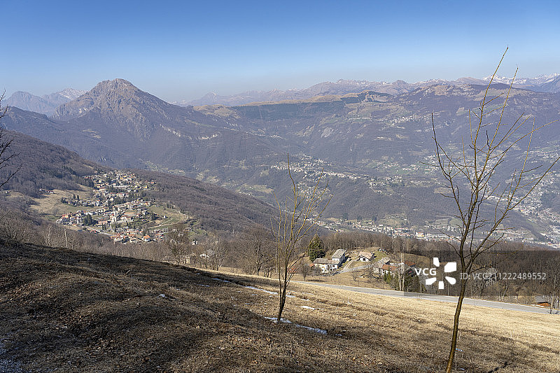 伦巴第瓦尔卡瓦山景图片素材