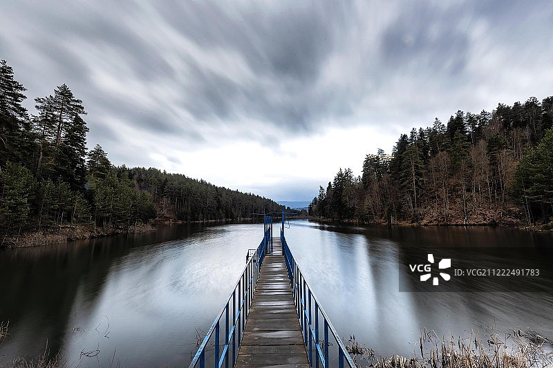 湖面天空全景图片素材