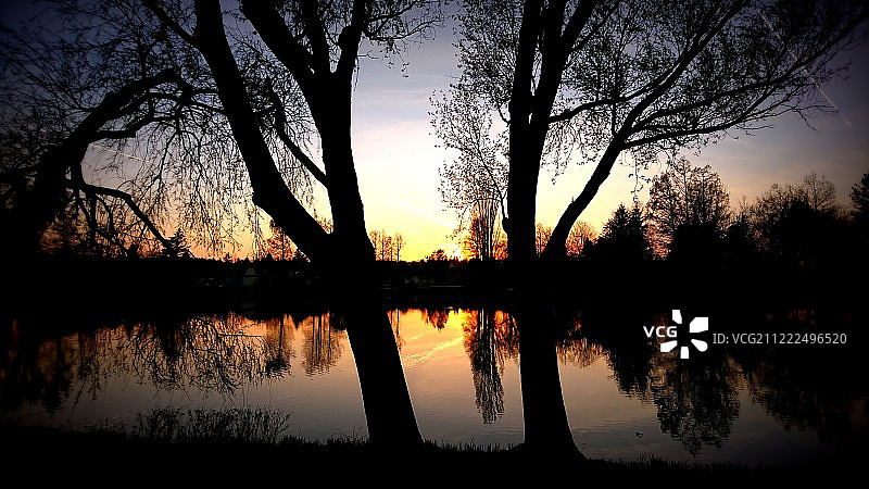 湖畔午后图片素材